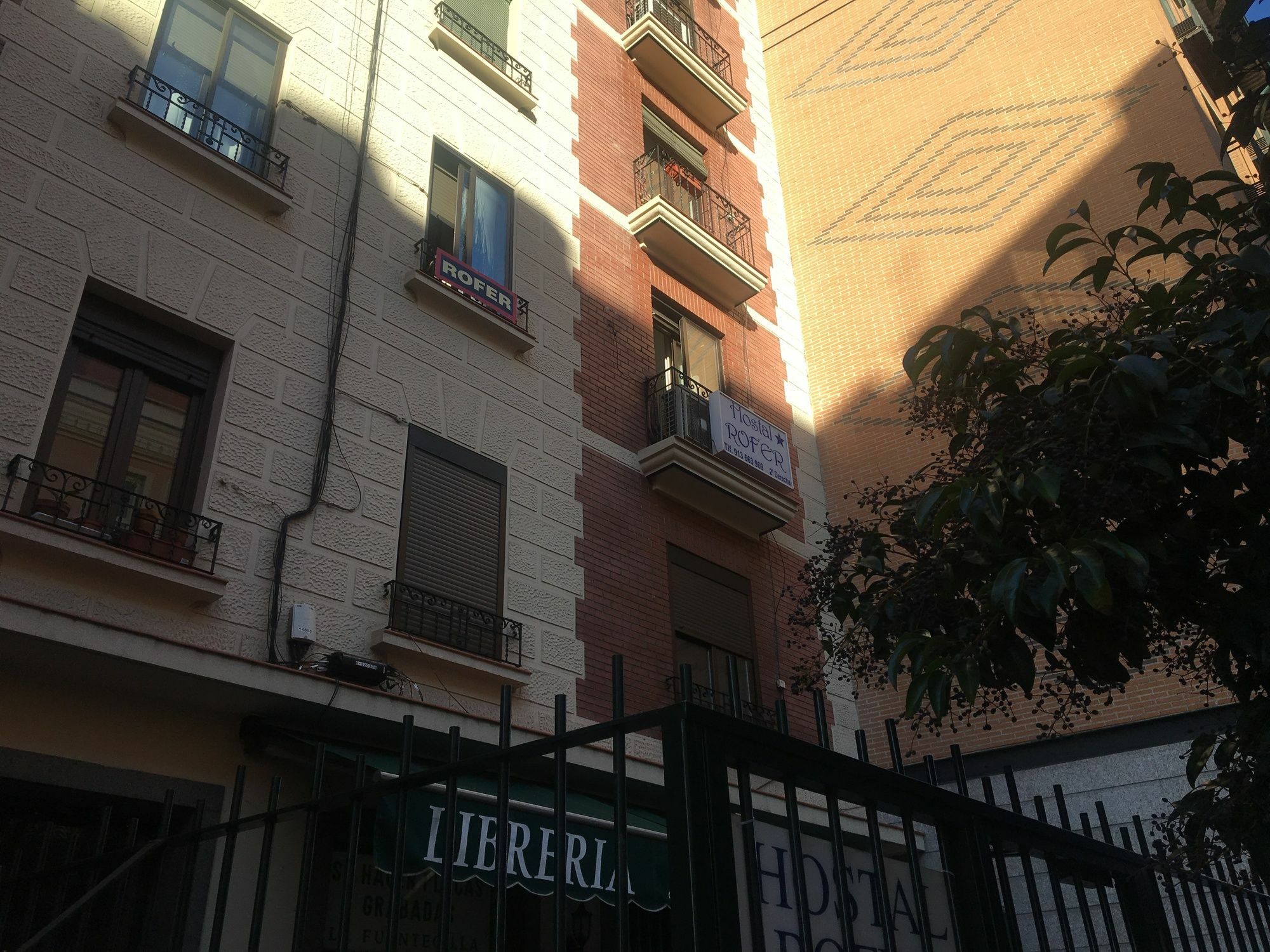 Hostal Rofer Madrid Exterior photo