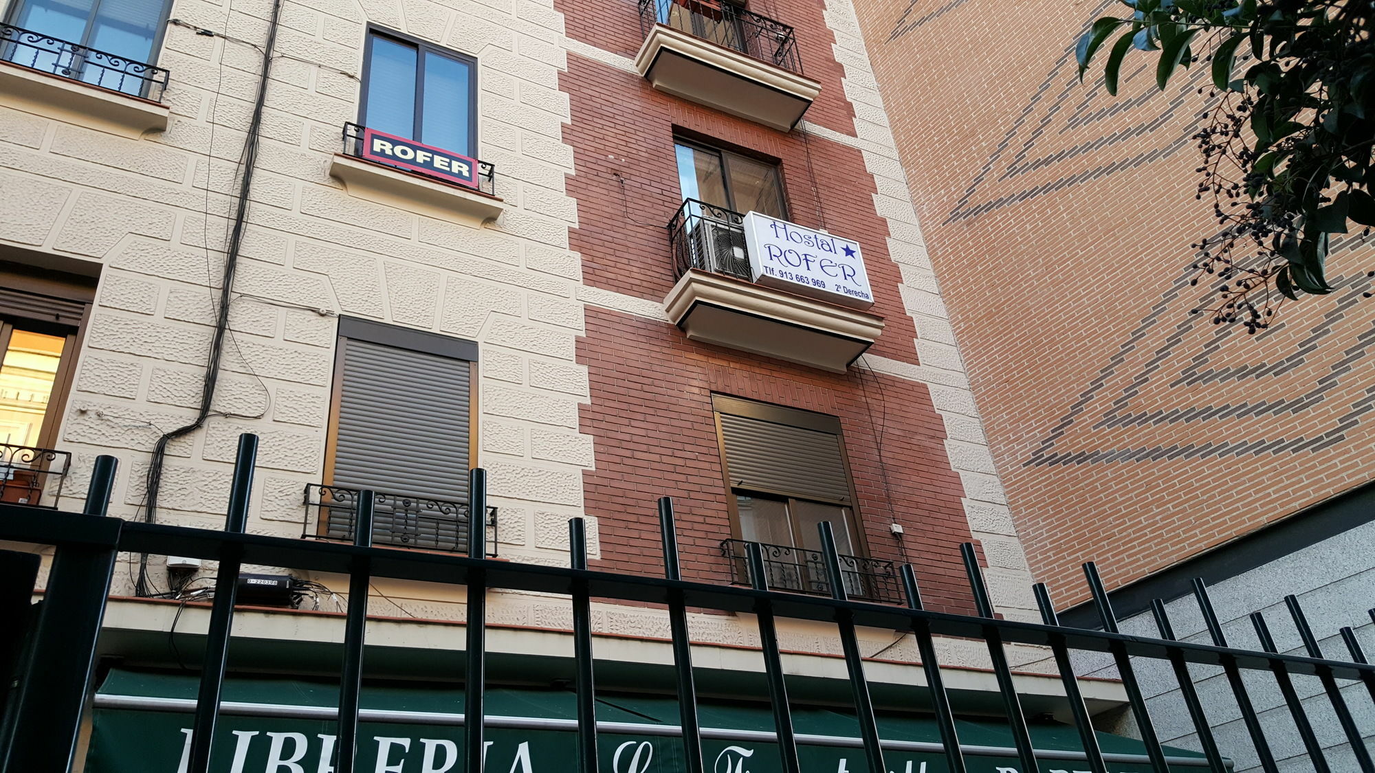 Hostal Rofer Madrid Exterior photo